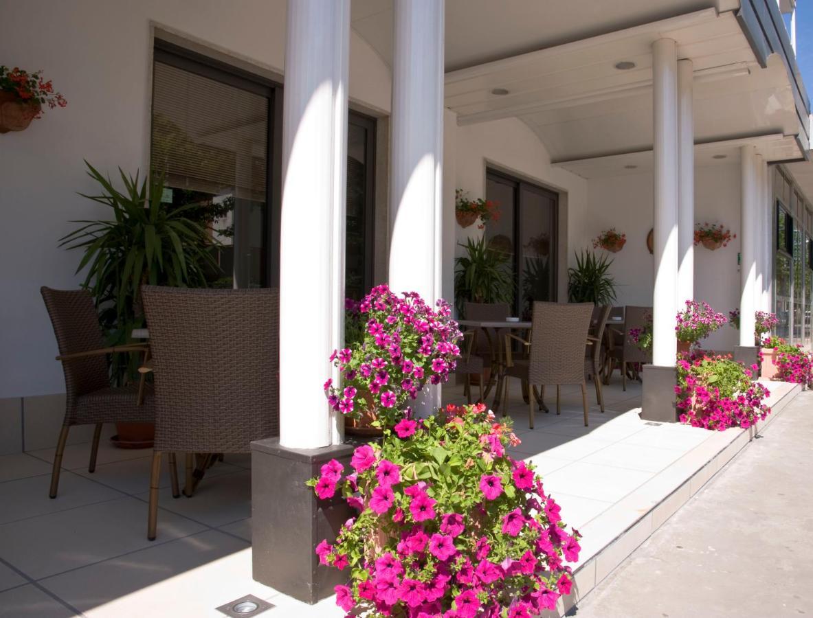 Hotel Maris Stella Riccione Exterior foto